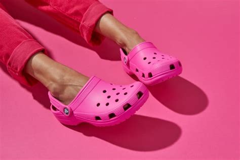 crocs sandals official website.